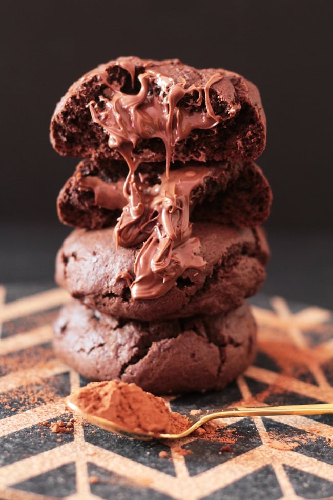 Ooey-Gooey-Nutella-Stuffed-Chocolate-Cookies