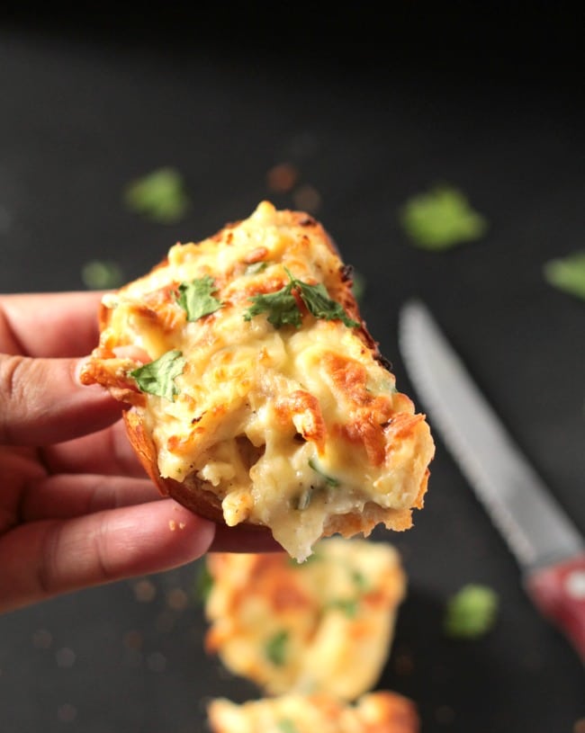 Cheesy Alfredo Chicken Bread