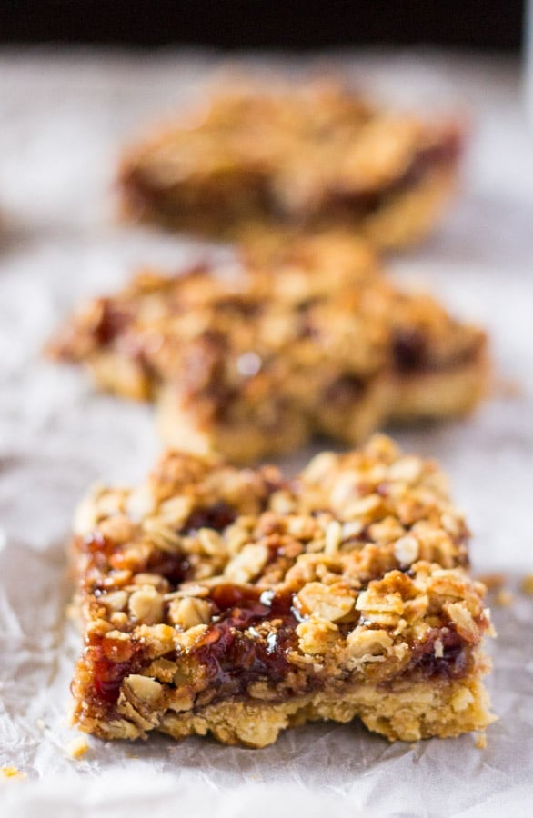 Easy Oatmeal Blackberry Jam Bars