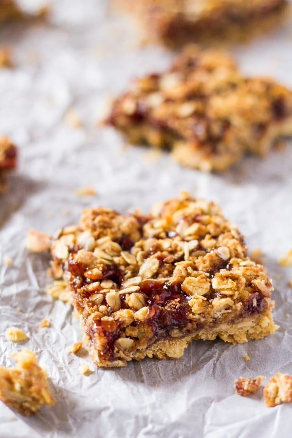 Easy Oatmeal Blackberry Jam Bars