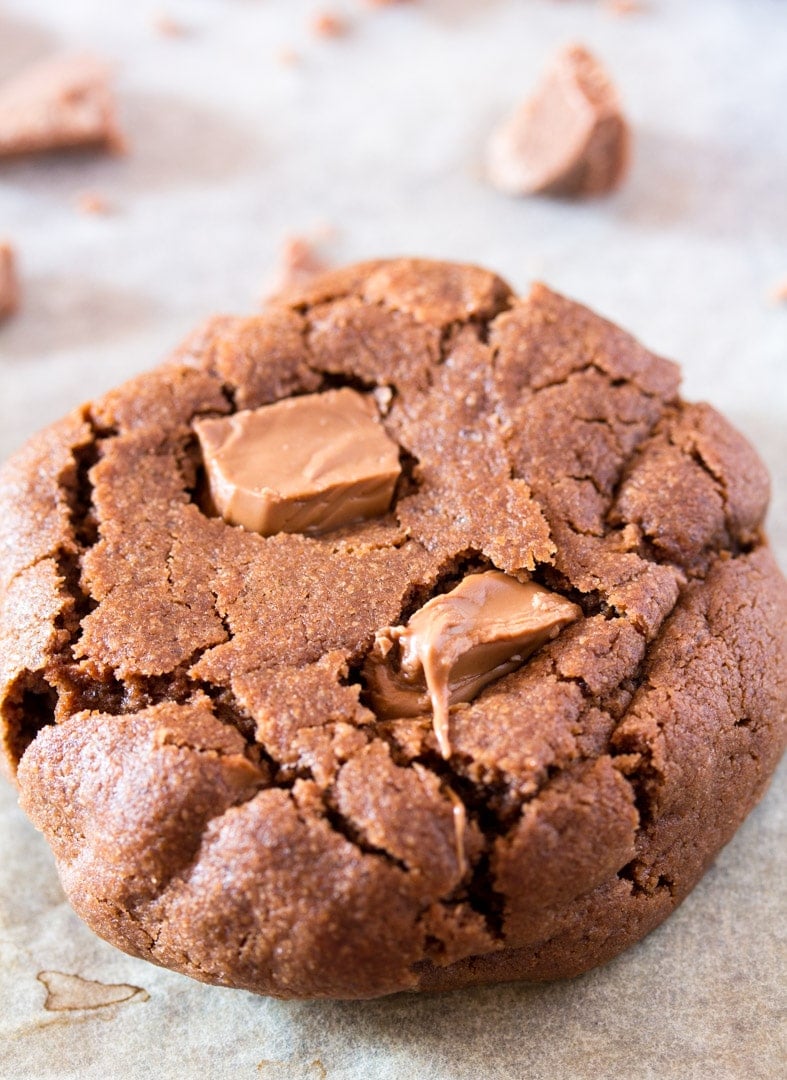 Copycat Levain Bakery Milk Chocolate Chocolate Chunk Cookies