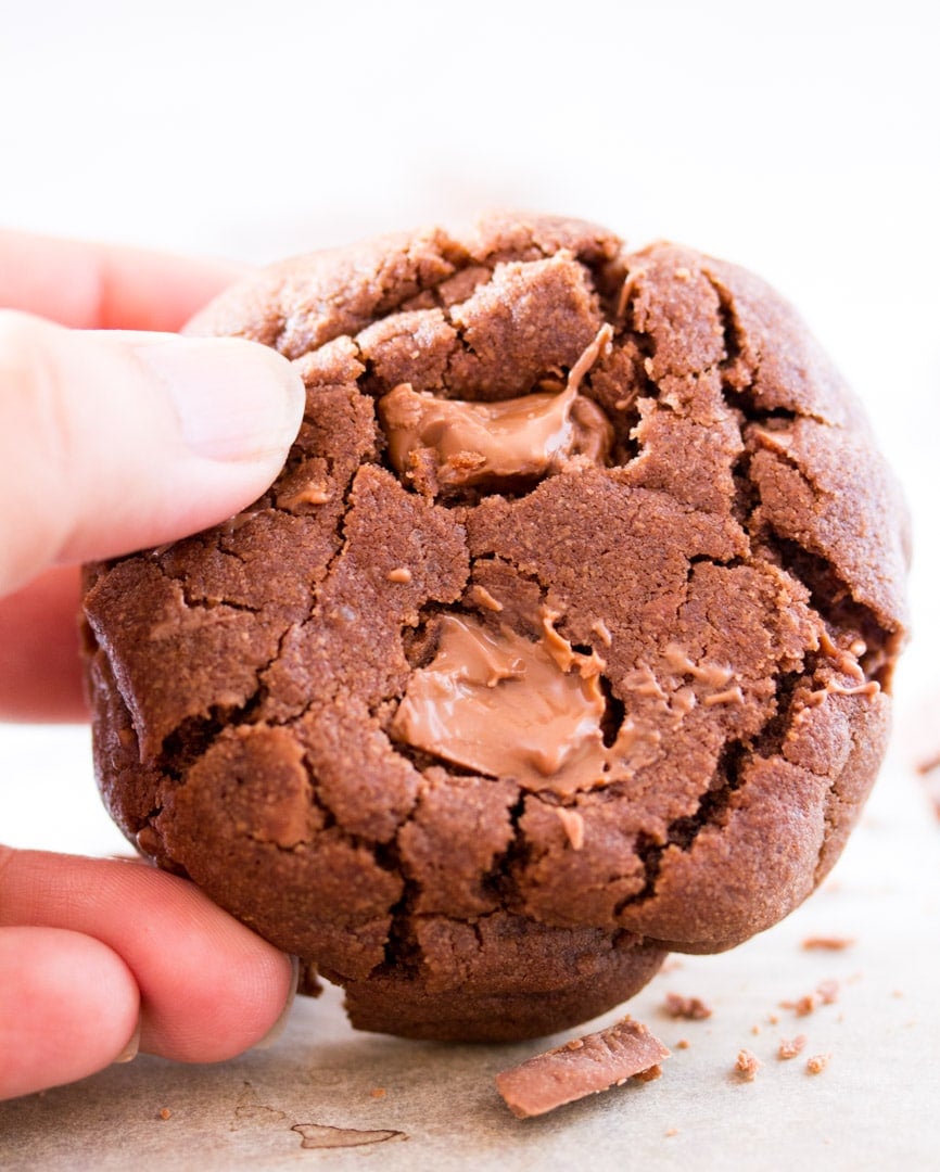 Copycat Levain Bakery Milk Chocolate Chocolate Chunk Cookies