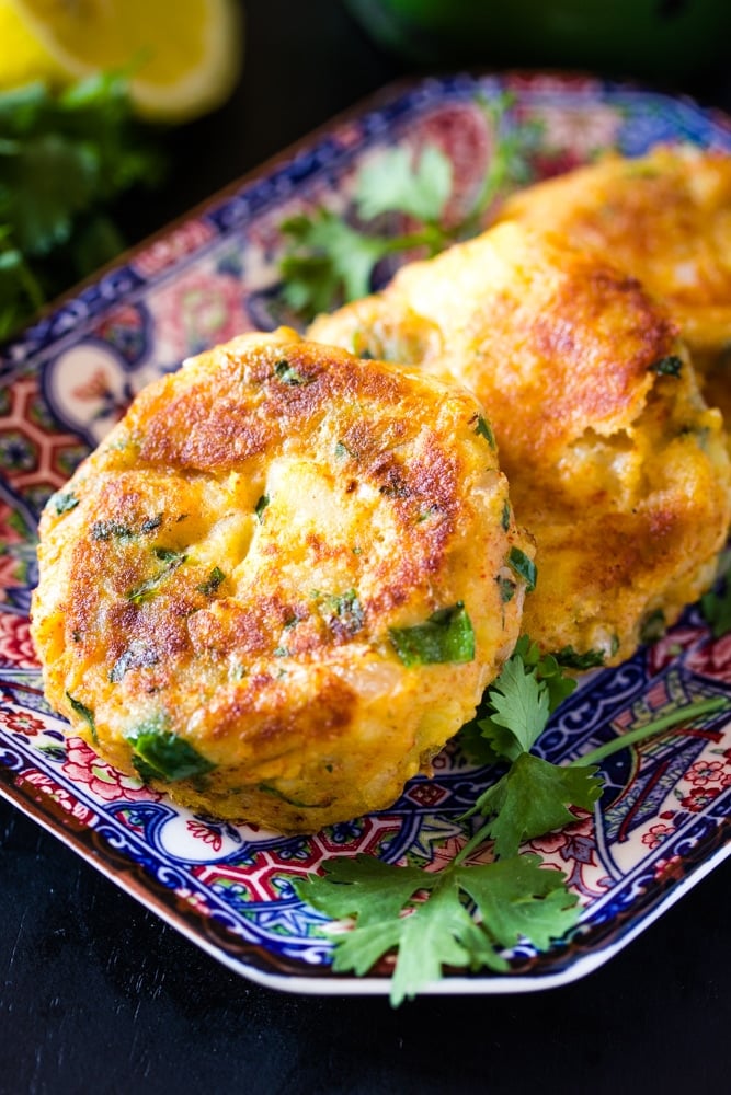 Aloo Tikki - I Knead to Eat