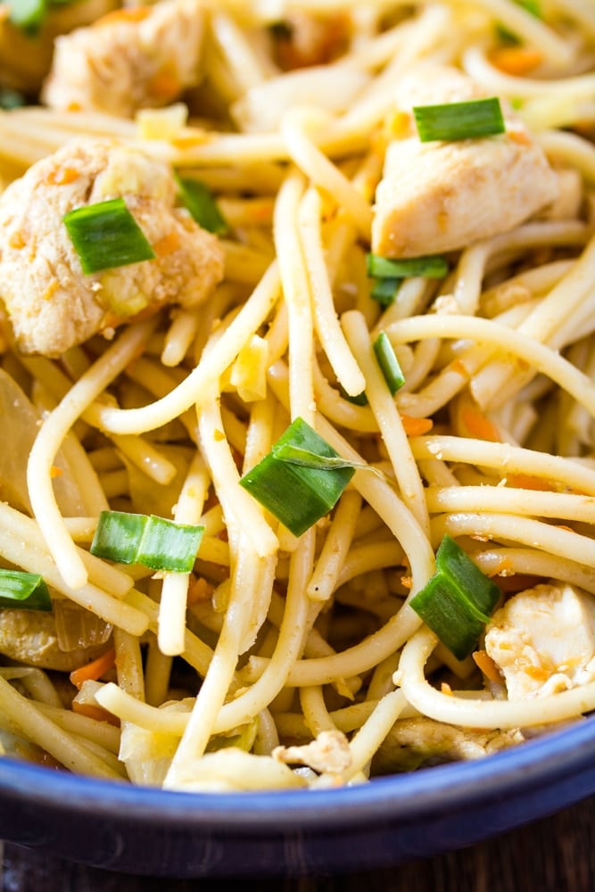 How to Make Chicken Hakka Noodles