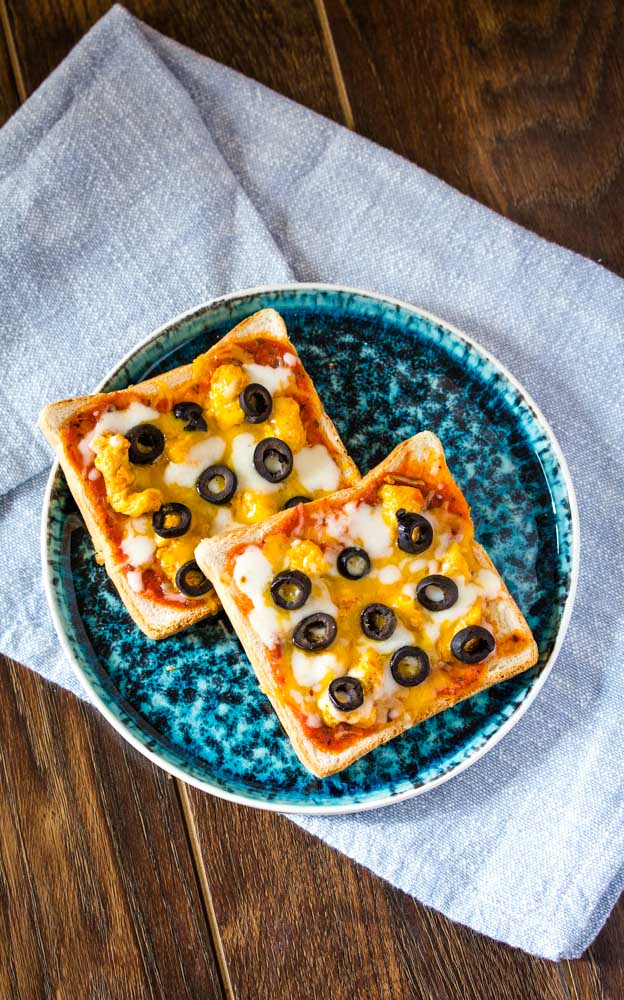 easy pizza toast on a blue plate