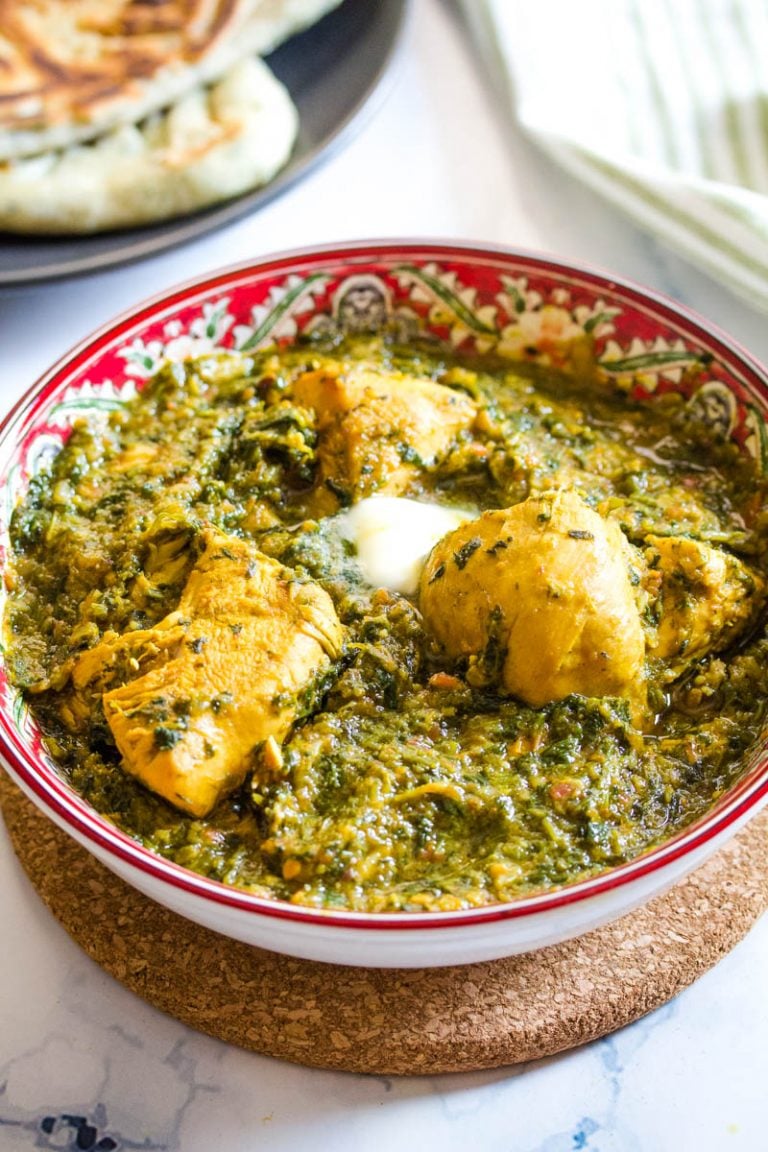 Easy Palak Chicken Recipe {Chicken Spinach Curry} I Knead to Eat