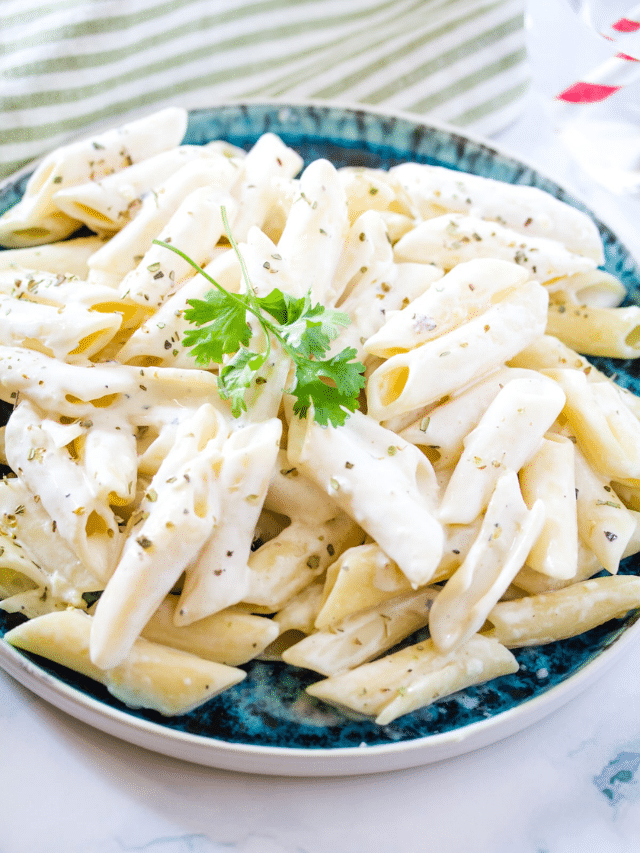 CREAMY GARLIC PASTA STORY I Knead to Eat