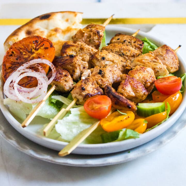 Shish Tawook Recipe (Lebanese Chicken Skewers) - I Knead to Eat